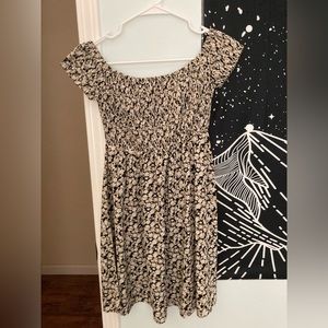 NWOT Cute off the shoulder dress